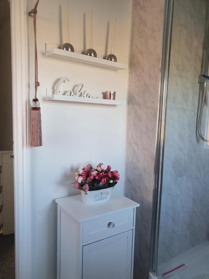 Home From Home Guest House Rochford Exteriér fotografie